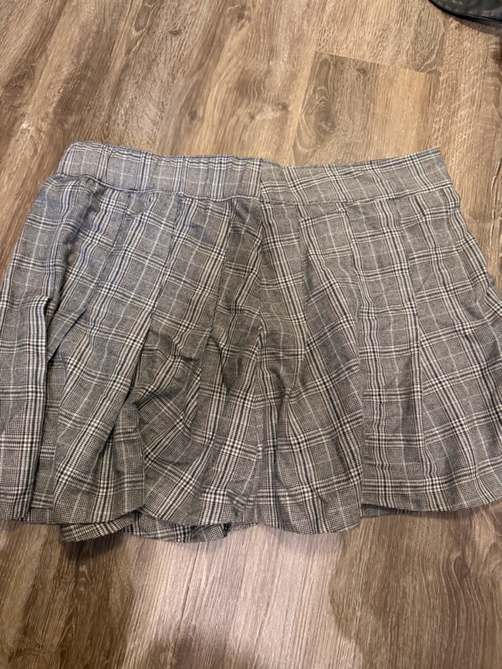 Abercrombie & Fitch Gray and Black Plaid Pleated Mini Skirt